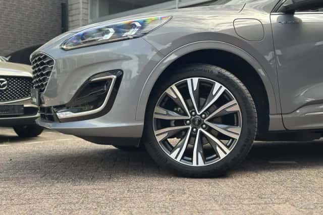 Ford Kuga (2024) thumbnail 4
