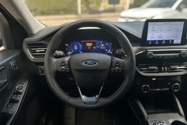 Ford Kuga (2024) thumbnail 5