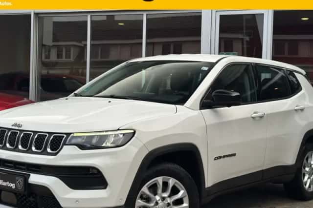 Jeep Compass (2024) thumbnail 1