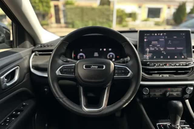 Jeep Compass (2024) thumbnail 4