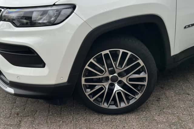Jeep Compass (2024) thumbnail 5