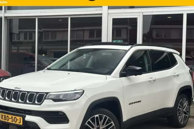 Jeep Compass (2024) thumbnail 1