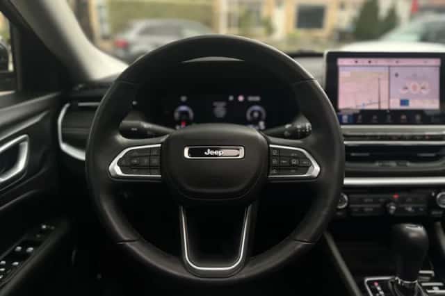 Jeep Compass (2024) thumbnail 4