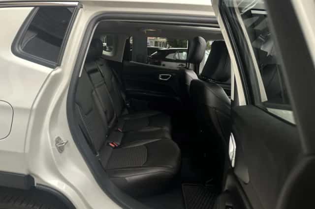 Jeep Compass (2024) thumbnail 6