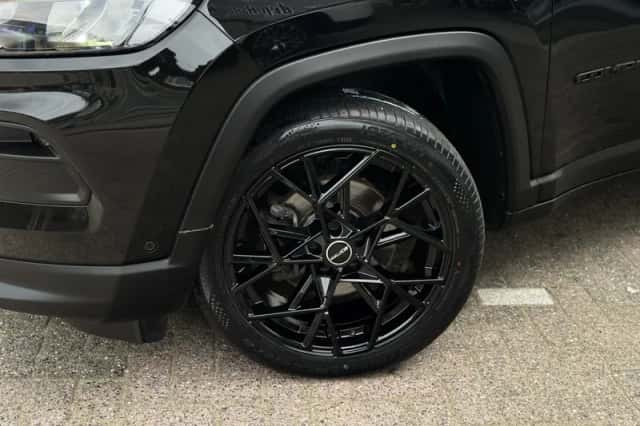 Jeep Compass (2024) thumbnail 3