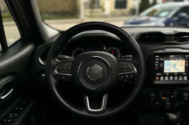 Jeep Renegade (2021) thumbnail 5