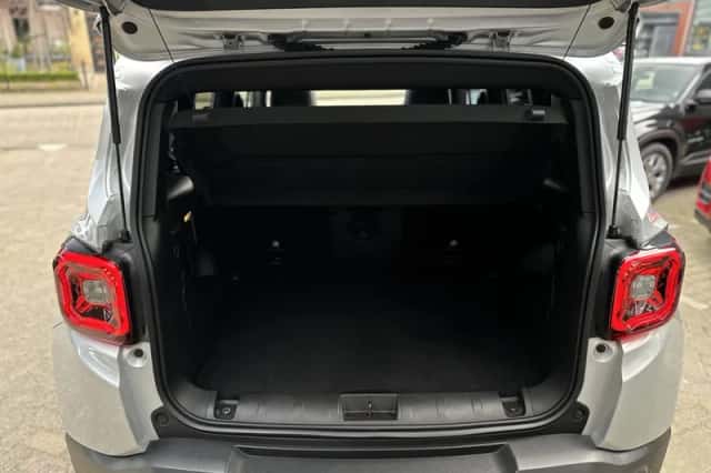 Jeep Renegade (2021) thumbnail 6