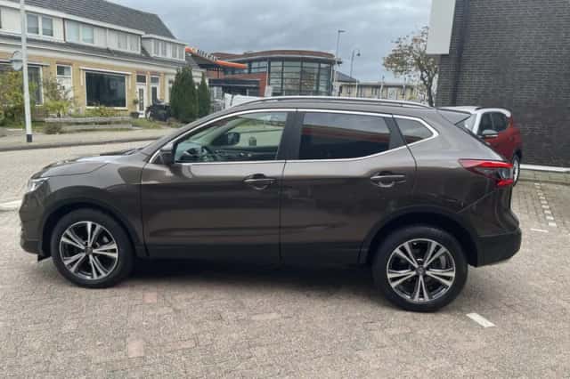 Nissan Qashqai (2018) thumbnail 4