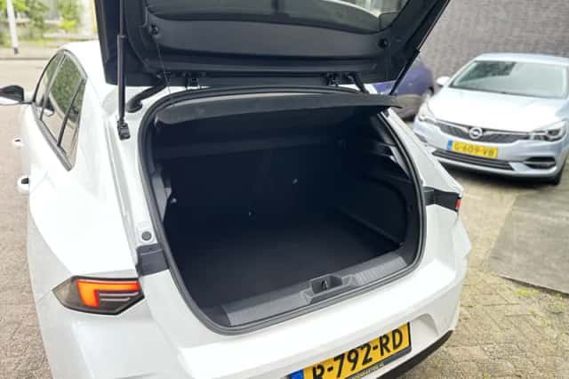 Opel Astra (2022) thumbnail 6