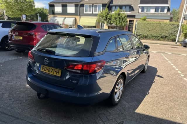 Opel Astra (2017) thumbnail 3