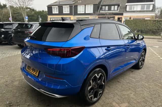 Opel Grandland (2022) thumbnail 3