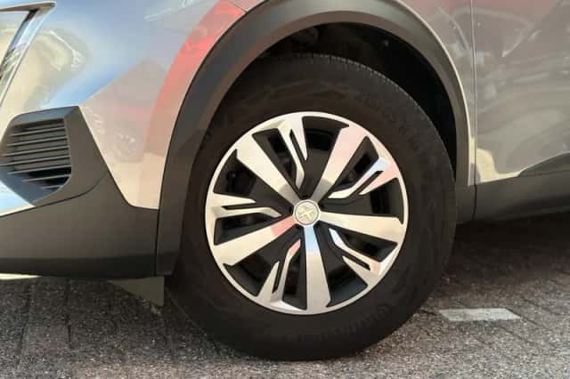 Peugeot 2008 (2020) thumbnail 3