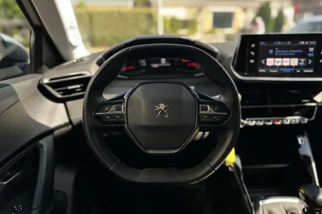 Peugeot 2008 (2020) thumbnail 5