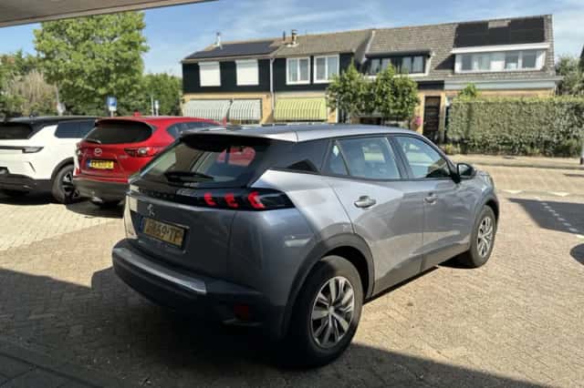 Peugeot 2008 (2020) thumbnail 3