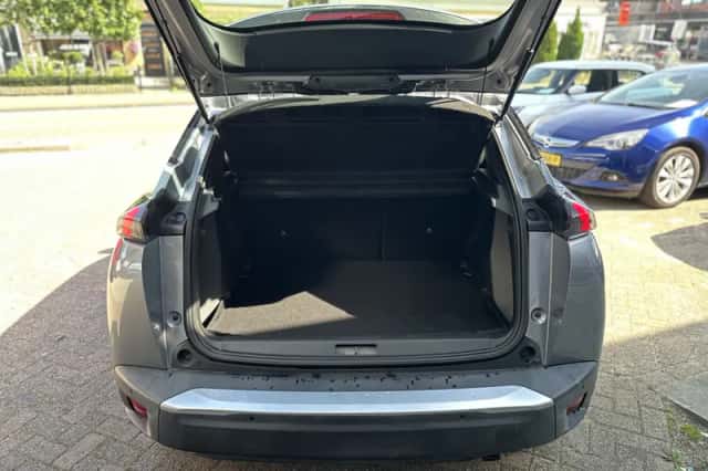 Peugeot 2008 (2020) thumbnail 5