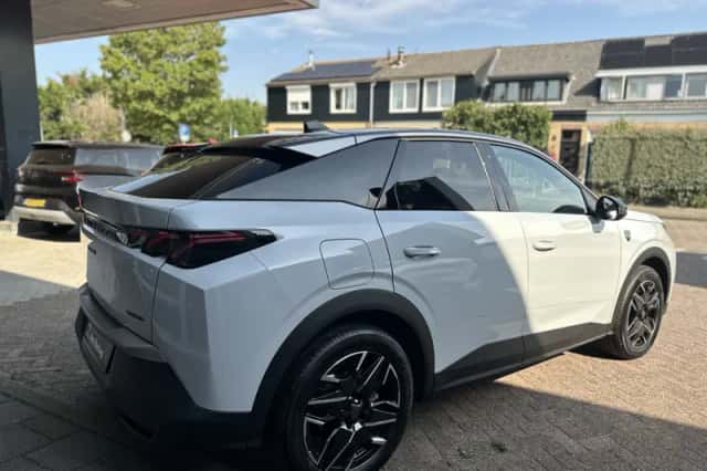 Peugeot 3008 (2025) thumbnail 3