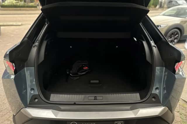 Peugeot 3008 (2025) thumbnail 6