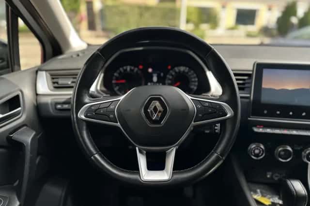 Renault Captur (2022) thumbnail 4