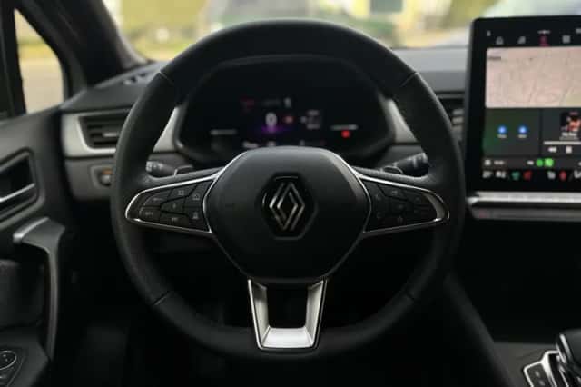 Renault Captur (2025) thumbnail 4