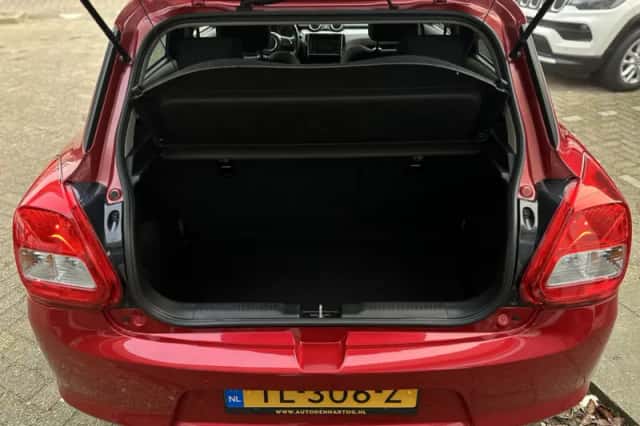 Suzuki Swift (2018) thumbnail 6