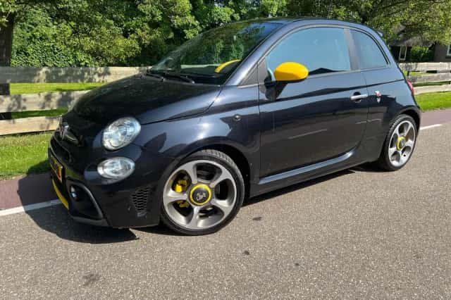 Fiat 500 (2017) thumbnail 2