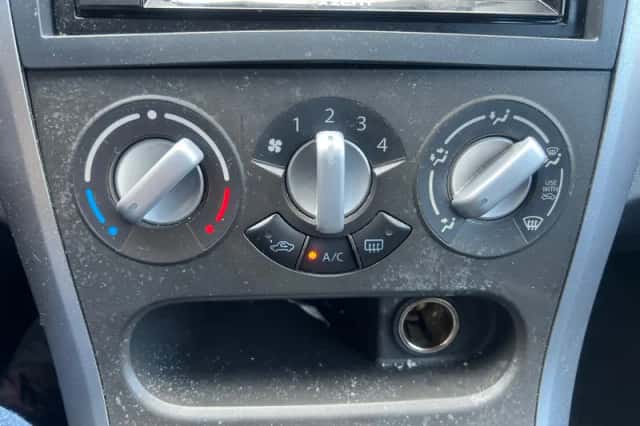Opel Agila (2009) thumbnail 6