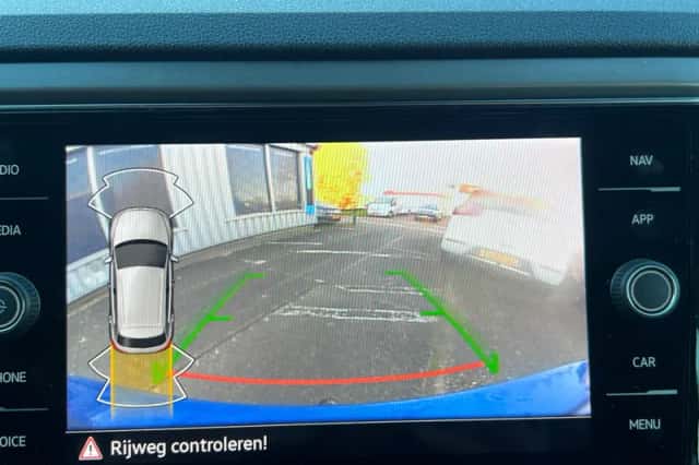 Volkswagen T-Roc (2022) thumbnail 5