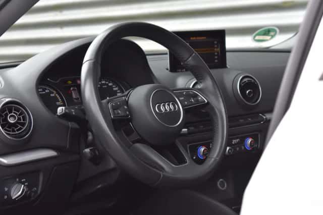 Audi A3 (2017) thumbnail 4