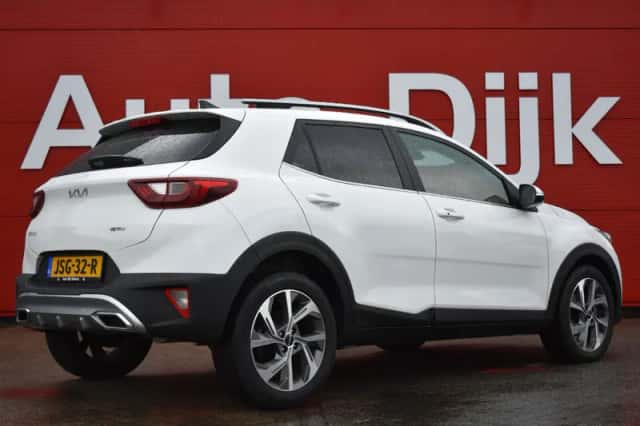 Kia Stonic (2024) thumbnail 2