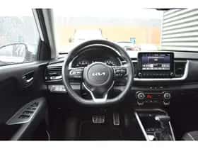 Kia Stonic (2024) thumbnail 3