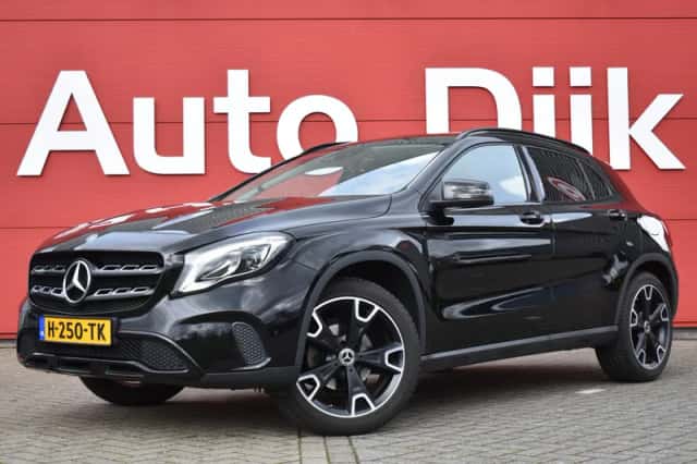 Mercedes-Benz GLA (2019) thumbnail 1