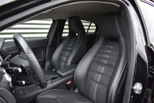 Mercedes-Benz GLA (2019) thumbnail 3