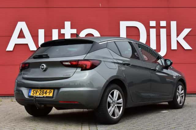 Opel Astra (2018) thumbnail 2