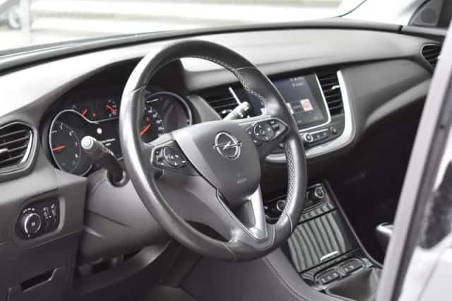 Opel Grandland (2018) thumbnail 4