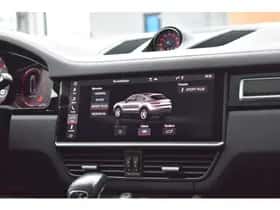 Porsche Cayenne (2020) thumbnail 6