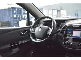 Renault Captur (2017) thumbnail 2