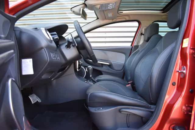 Renault Clio (2016) thumbnail 5
