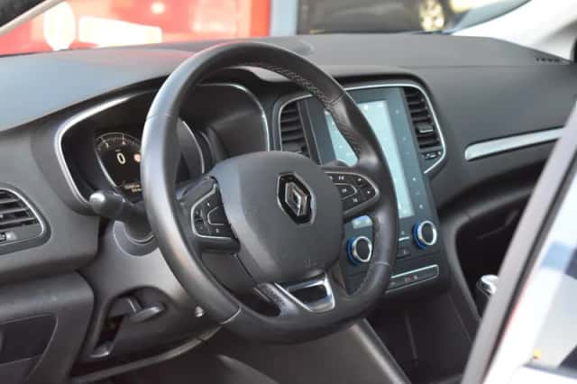 Renault Mégane (2017) thumbnail 4