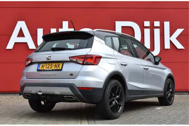 SEAT Arona (2021) thumbnail 2