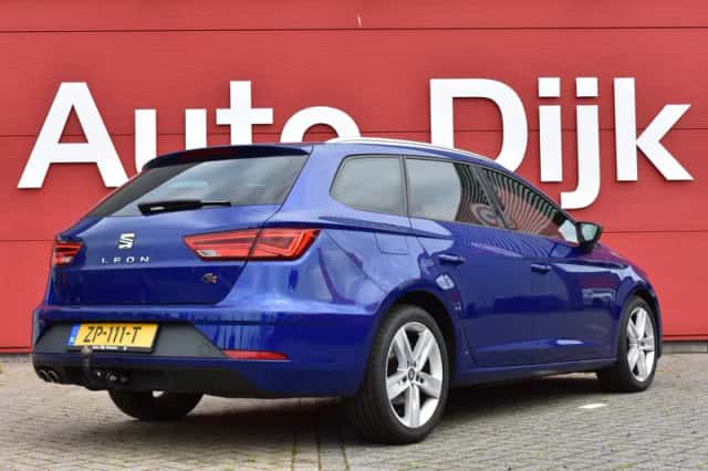 SEAT Leon (2019) thumbnail 2