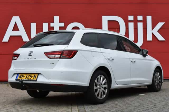 SEAT Leon (2017) thumbnail 2