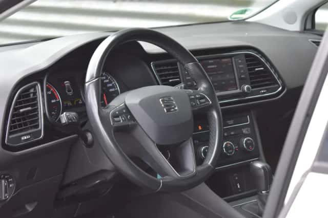 SEAT Leon (2017) thumbnail 4