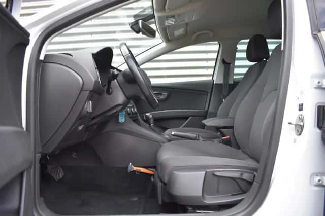 SEAT Leon (2017) thumbnail 5