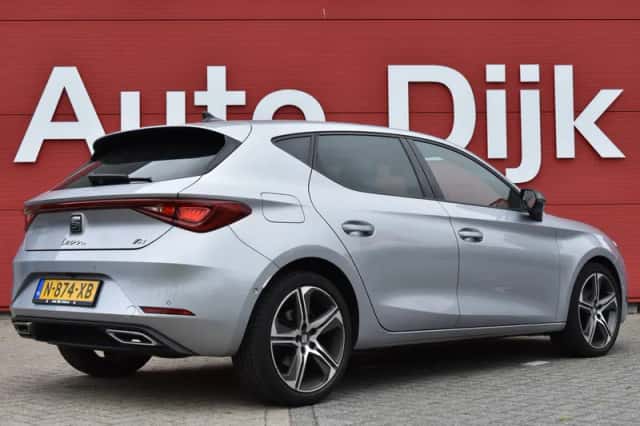 SEAT Leon (2022) thumbnail 1