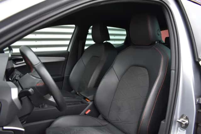 SEAT Leon (2022) thumbnail 2