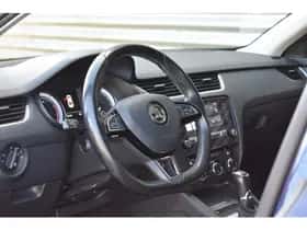 Škoda Octavia (2017) thumbnail 2