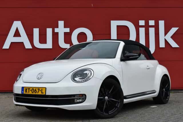 Volkswagen Beetle (2013) thumbnail 2