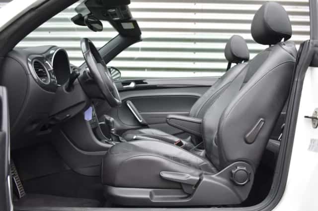Volkswagen Beetle (2013) thumbnail 5