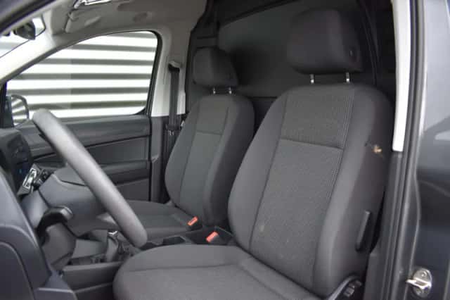 Volkswagen Caddy (2024) thumbnail 3