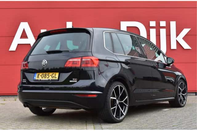 Volkswagen Golf (2014) thumbnail 2